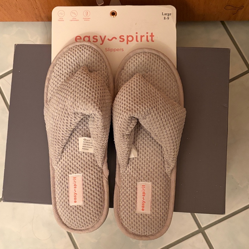 Easy Spirit Women's Soft Gray Slippers